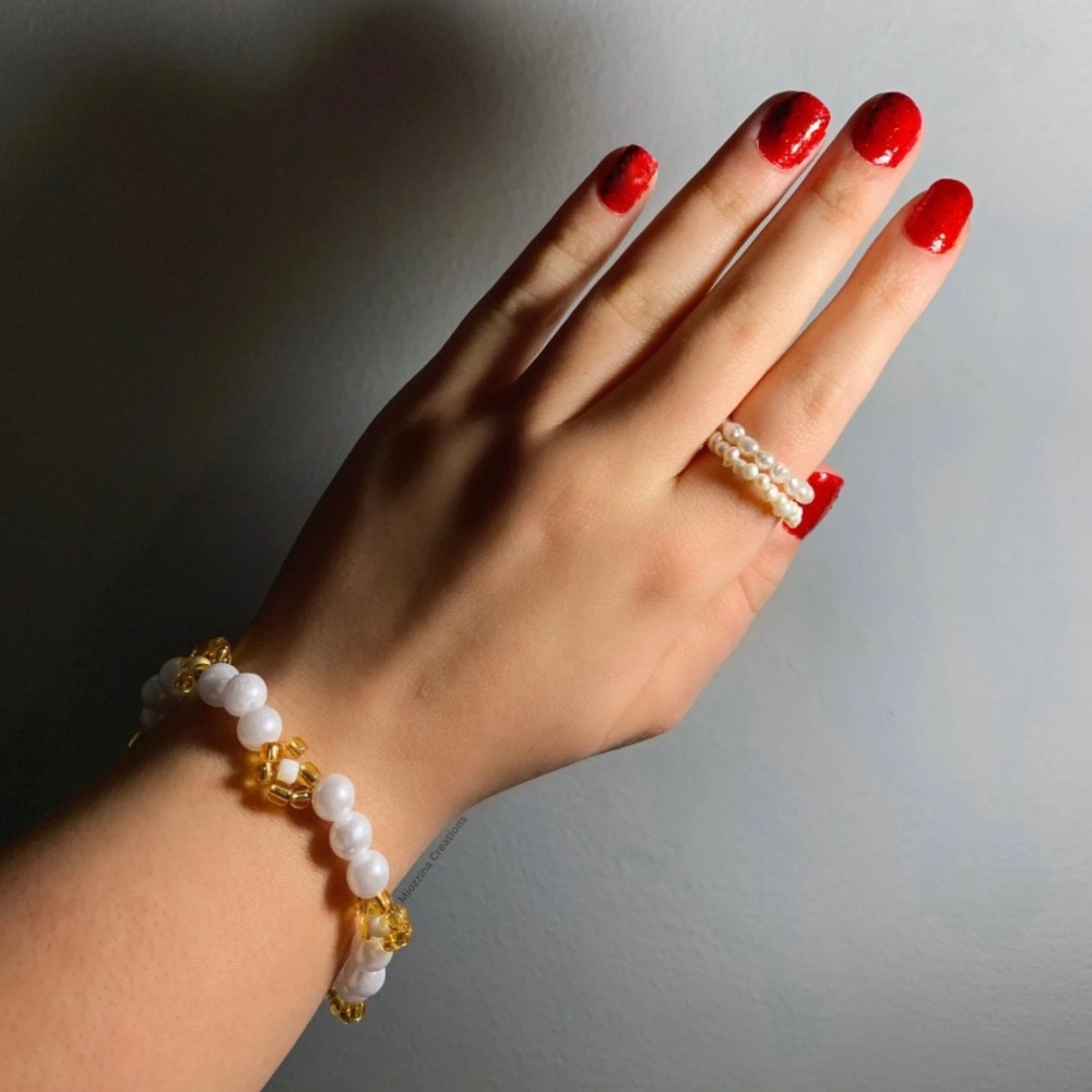 5/$20 (ENTIRE SHOP CLEARANCE) Golden flowers - handmade bracelet
